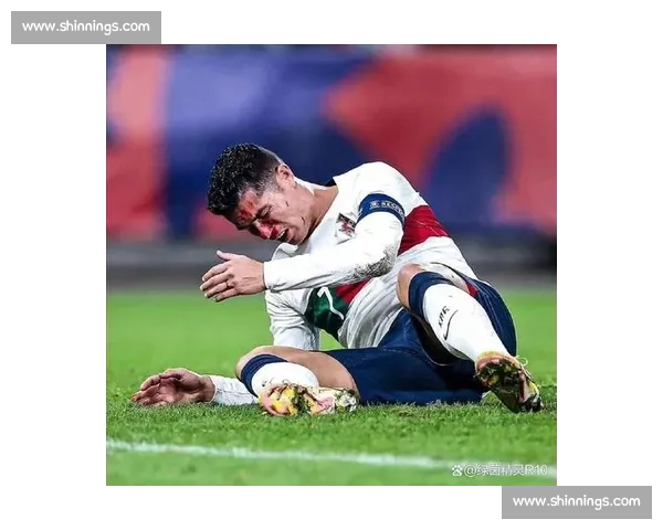 VAR判罚迷雾重重,球迷直呼“看不懂”!